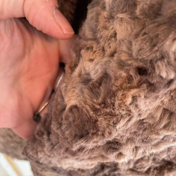 Rare find! VTG Great Cavalier St. Paul faux fur coat lined w/ pockets - Picture 7 of 10